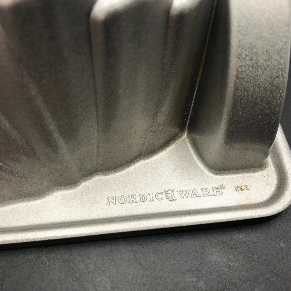 Nordic Ware Thanksgiving Turkey Cake Pan 10 Cup 2.4 Liters Dressing Stuffing Pan